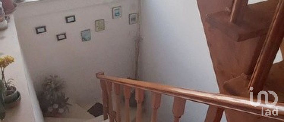 Moradia T3 em Venda do Pinheiro e Santo Estêvão das Galés de 281 m²