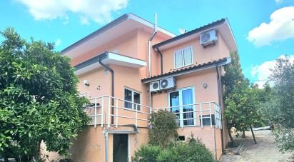 House T6 in Adoufe e Vilarinho de Samardã of 170 m²