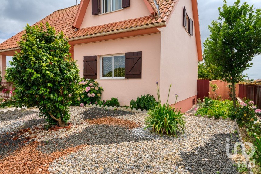 Casa tradicional T5 em Souto da Carpalhosa e Ortigosa de 197 m²