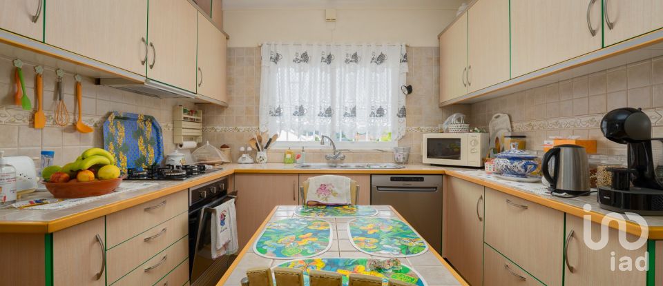 Casa tradicional T5 em Souto da Carpalhosa e Ortigosa de 197 m²