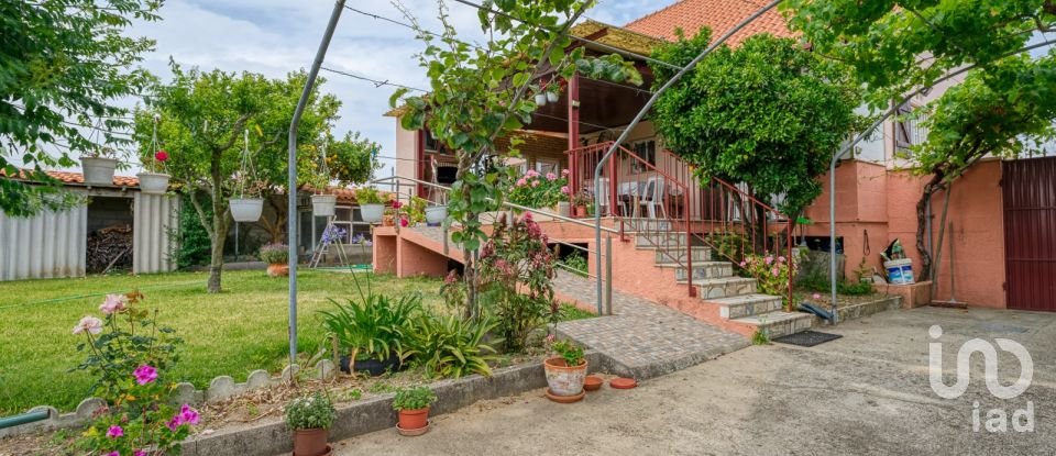 Casa tradicional T5 em Souto da Carpalhosa e Ortigosa de 197 m²