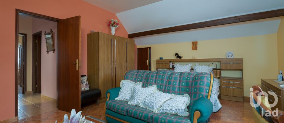 Casa tradicional T5 em Souto da Carpalhosa e Ortigosa de 197 m²