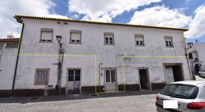 Maison traditionnelle T3 à São Miguel, Santa Eufémia e Rabaçal de 137 m²