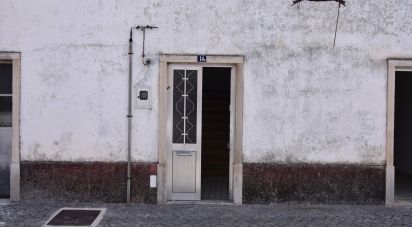 Maison traditionnelle T3 à São Miguel, Santa Eufémia e Rabaçal de 137 m²