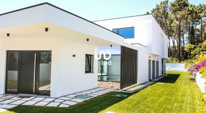 Maison traditionnelle T4 à Corroios de 352 m²