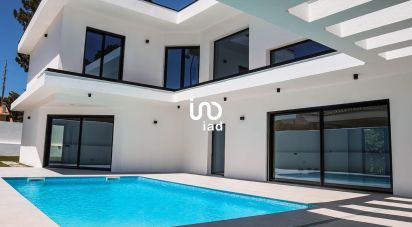 Maison traditionnelle T4 à Corroios de 352 m²