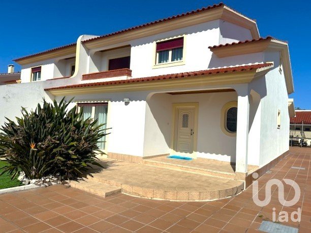 Demeure T4 à Monte Real e Carvide de 167 m²