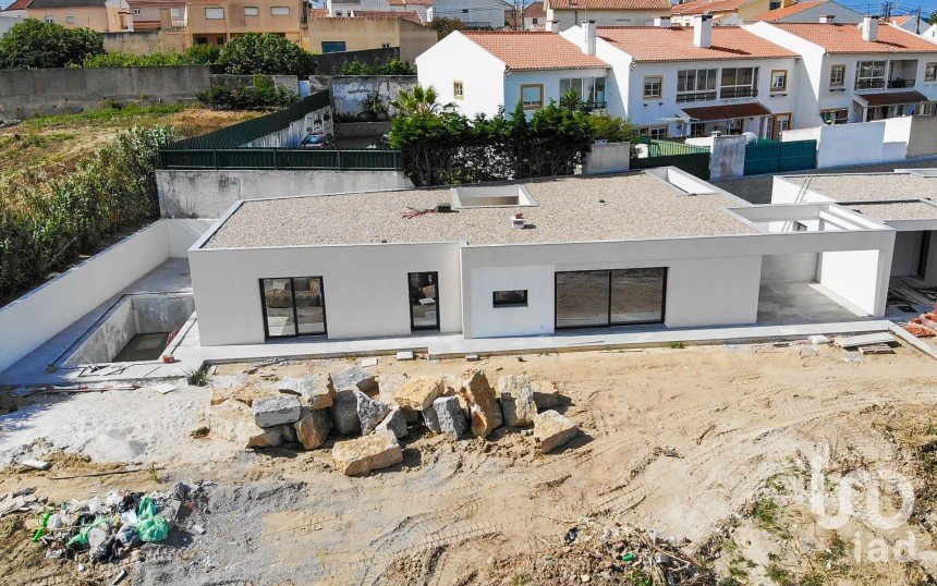 Casa T3 em Lourinhã e Atalaia de 145 m²