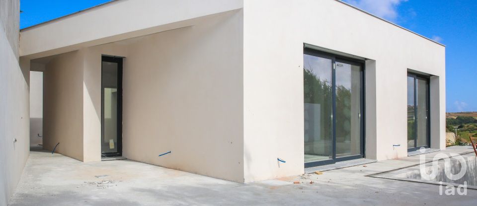 Casa T3 em Lourinhã e Atalaia de 145 m²