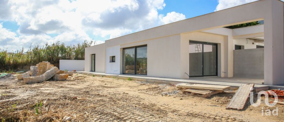 Casa T3 em Lourinhã e Atalaia de 145 m²