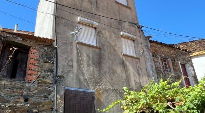 Maison de village T3 à Sobreira Formosa e Alvito da Beira de 57 m²