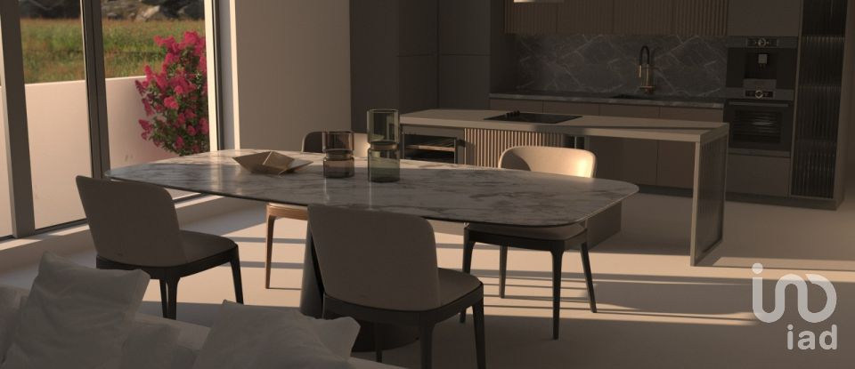 Casa T3 em Calheta de 241 m²