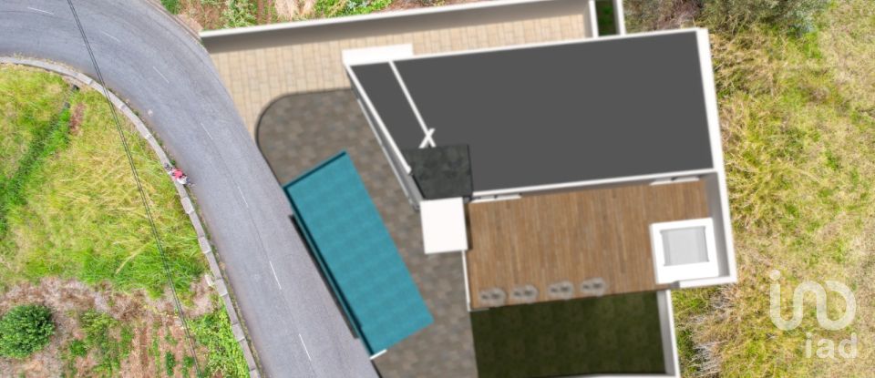 Casa T3 em Calheta de 241 m²