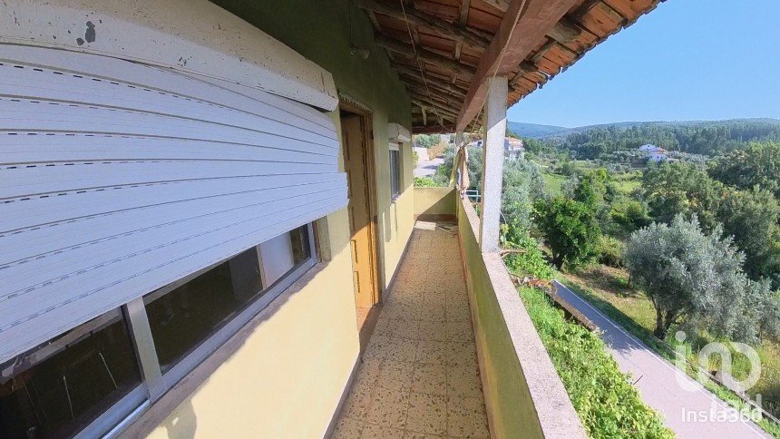 Maison T4 à Alvares de 214 m²