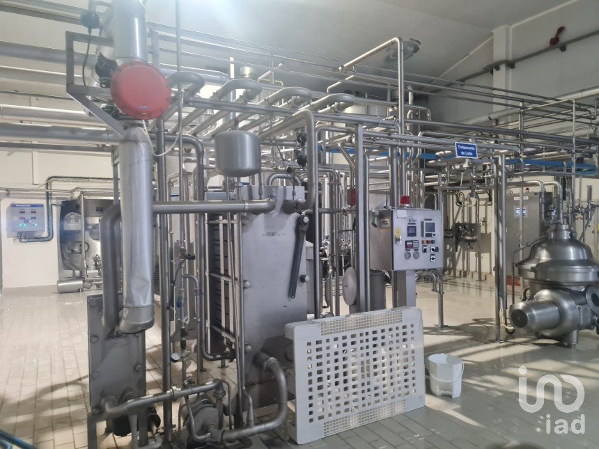 Hangar à Abraveses de 21 630 000 m²