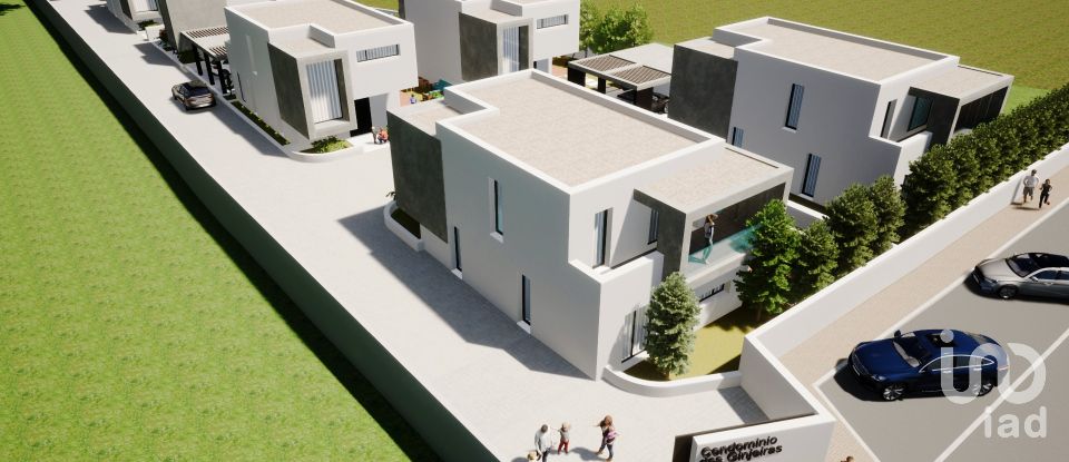 Terrain à bâtir à Sesimbra (Castelo) de 2 500 m²