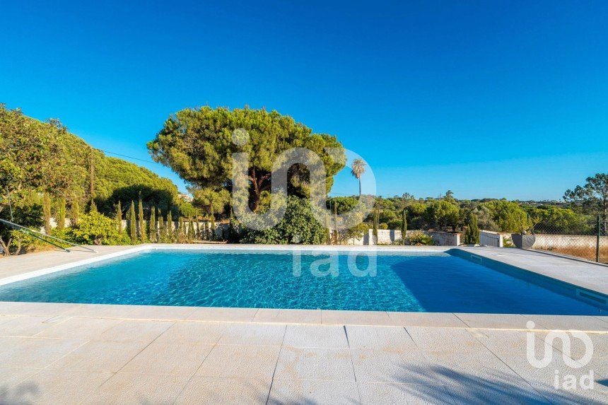 Maison traditionnelle T5 à Almancil de 467 m²