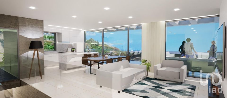 House T3 in Calheta of 201 m²