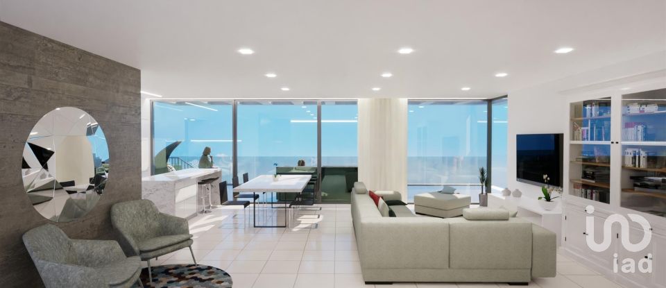 House T3 in Calheta of 201 m²