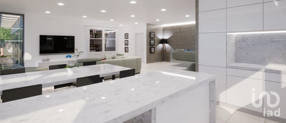 House T3 in Calheta of 201 m²