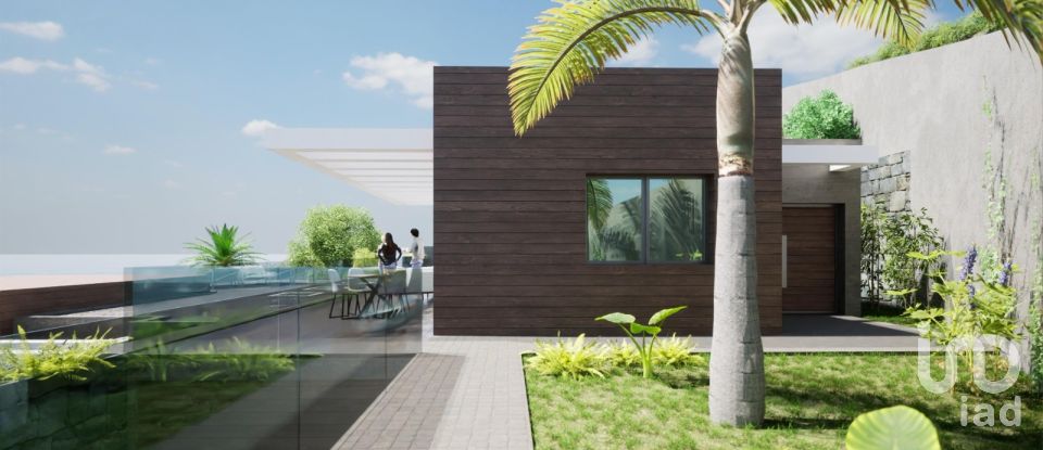 House T3 in Calheta of 198 m²