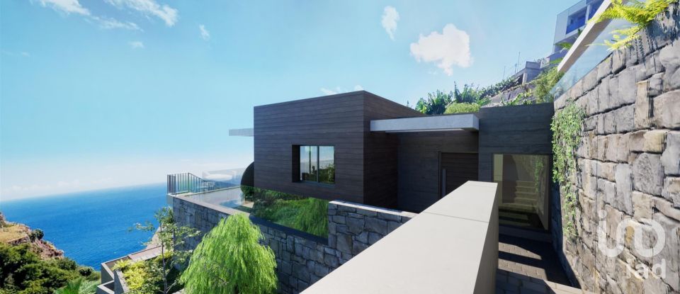 House T3 in Calheta of 198 m²