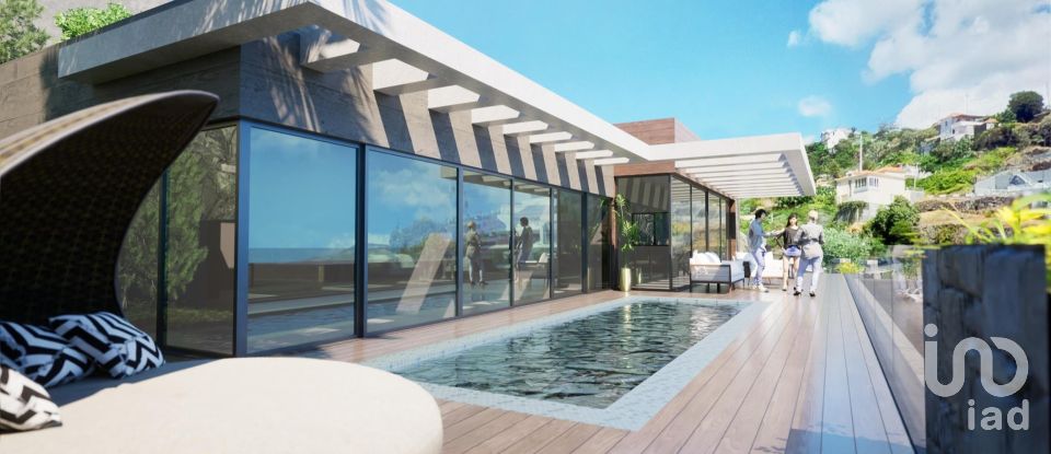 House T3 in Calheta of 198 m²