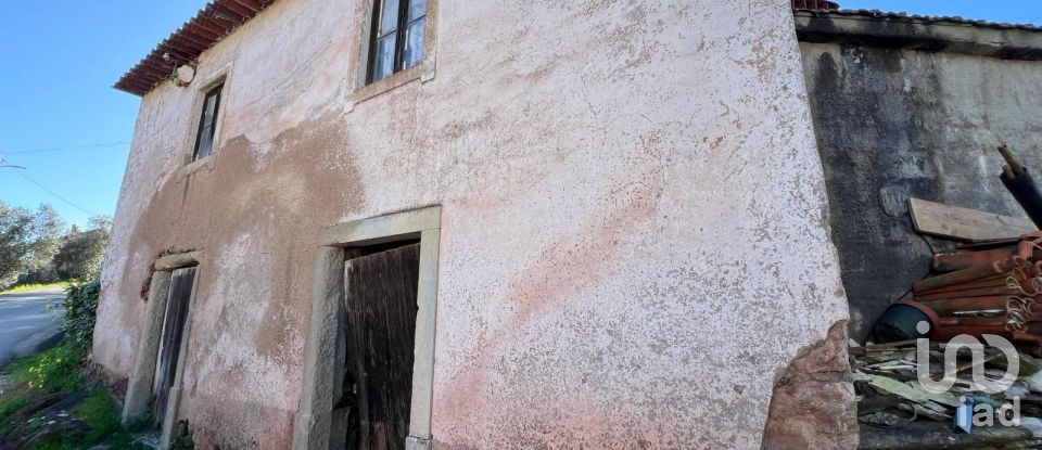 Maison T0 à Eiras E São Paulo De Frades de 80 m²