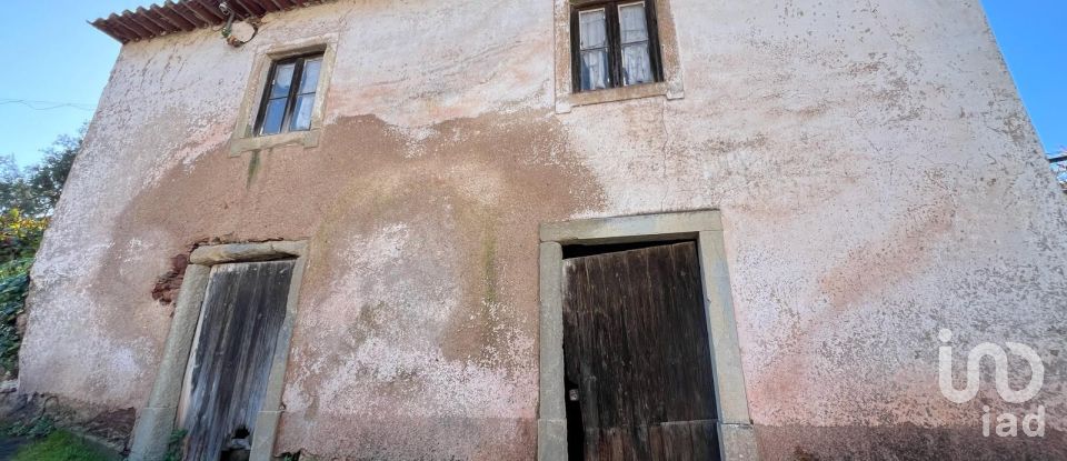 Maison T0 à Eiras E São Paulo De Frades de 80 m²