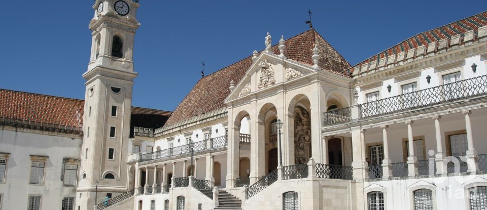 Maison T0 à Eiras E São Paulo De Frades de 80 m²