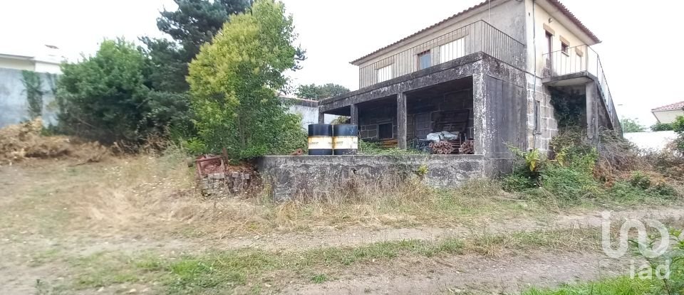 Moradia T3 em Barcelos, Vila Boa e Vila Frescainha (São Martinho e São Pedro) de 416 m²