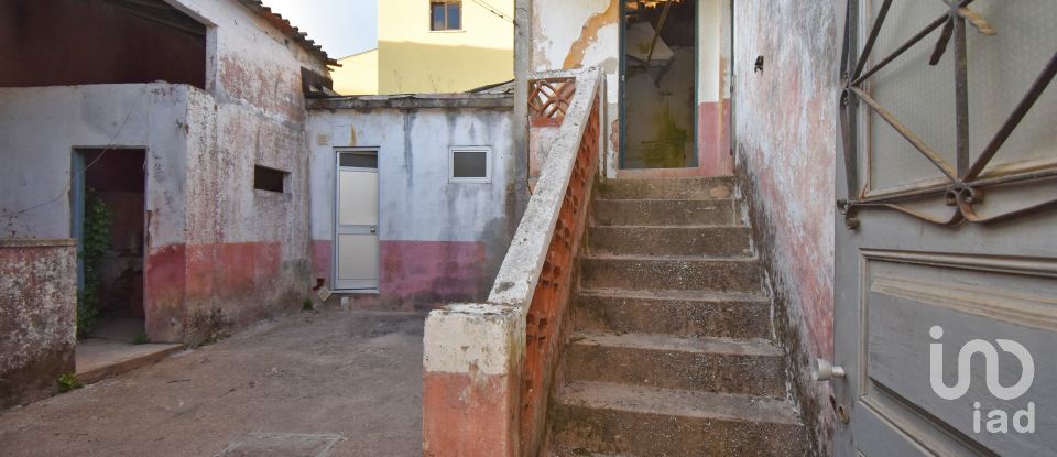 Maison traditionnelle T3 à Miranda do Corvo de 111 m²