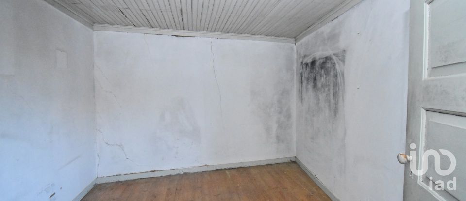 Maison traditionnelle T3 à Miranda do Corvo de 111 m²