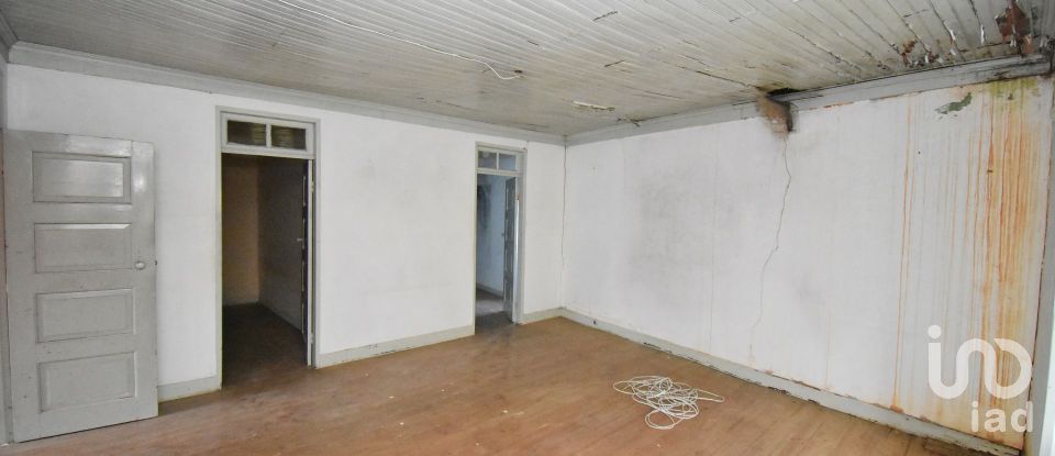 Maison traditionnelle T3 à Miranda do Corvo de 111 m²