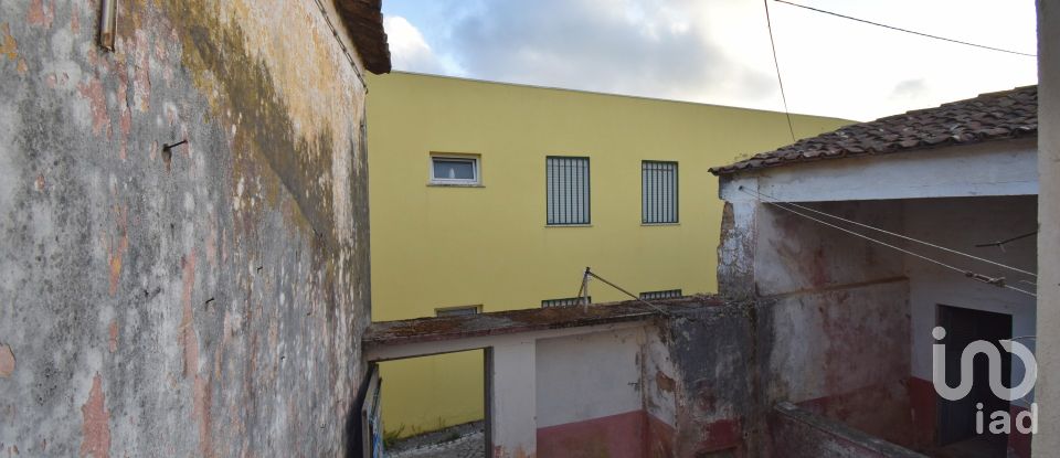 Maison traditionnelle T3 à Miranda do Corvo de 111 m²
