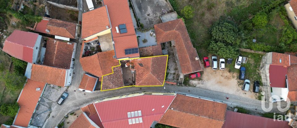 Maison traditionnelle T3 à Miranda do Corvo de 111 m²