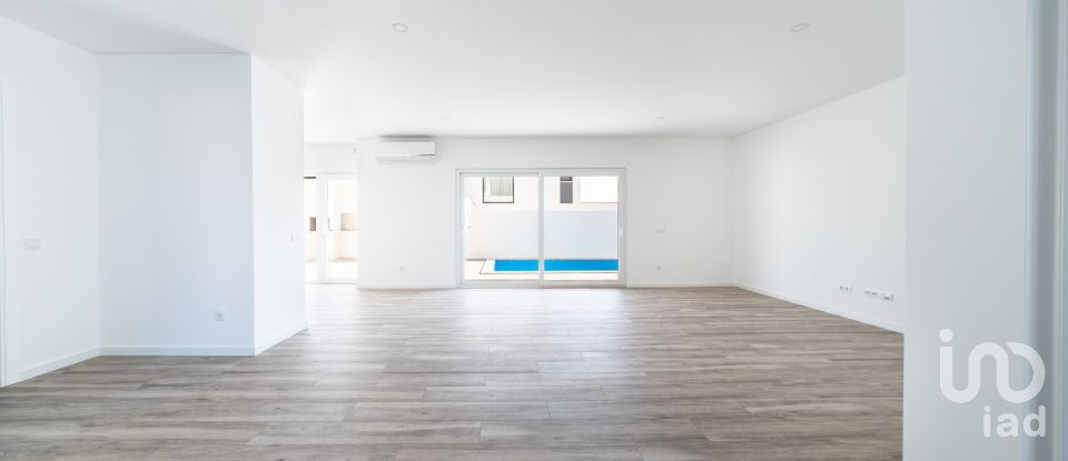 Moradia T3 em Atouguia da Baleia de 130 m²