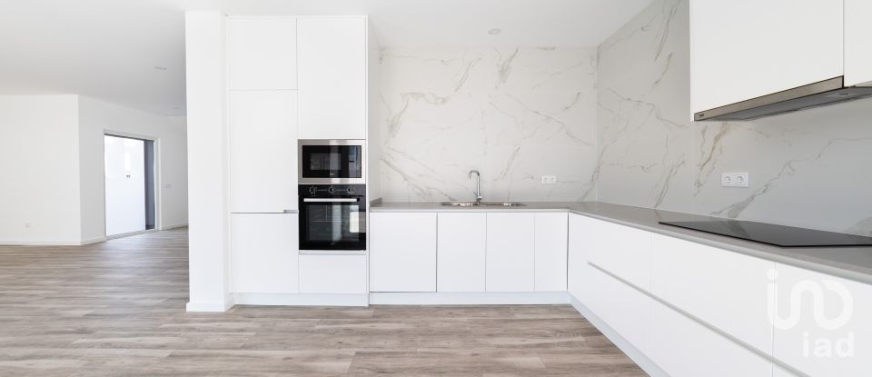 Moradia T3 em Atouguia da Baleia de 130 m²