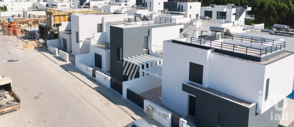 Moradia T3 em Atouguia da Baleia de 130 m²