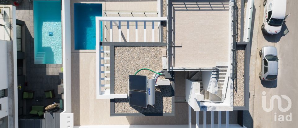 Moradia T3 em Atouguia da Baleia de 130 m²