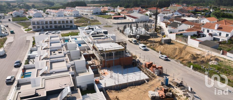 Moradia T3 em Atouguia da Baleia de 130 m²