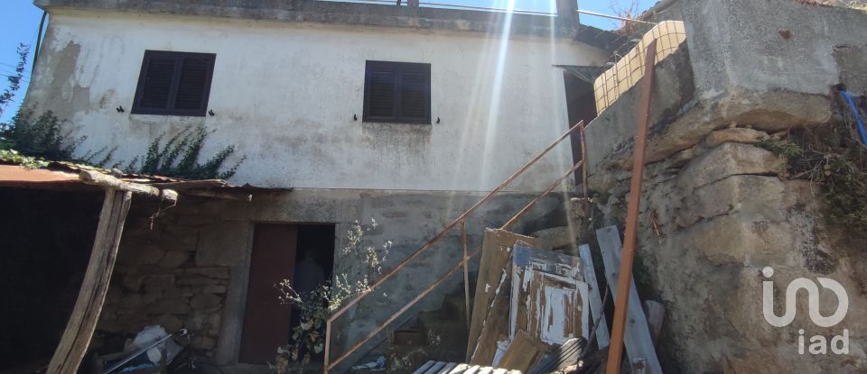 Moradia T5 em Barcos e Santa Leocádia de 179 m²