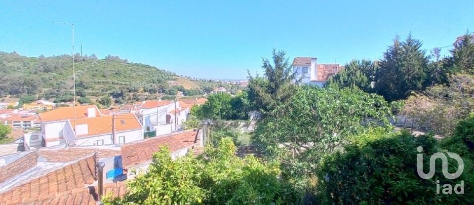 Moradia T2 em Alenquer (Santo Estêvão e Triana) de 84 m²