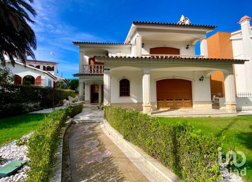 House T4 in Sintra (Santa Maria e São Miguel, São Martinho e São Pedro de Penaferrim) of 200 m²