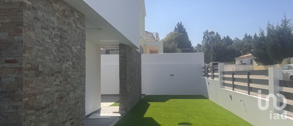Maison T4 à Azeitão (São Lourenço e São Simão) de 210 m²