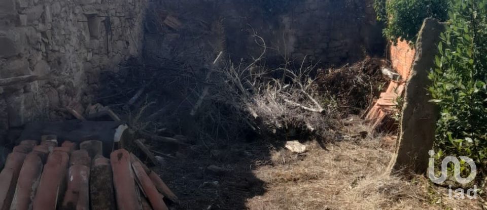 Maison de village T2 à Bárrio de 305 m²