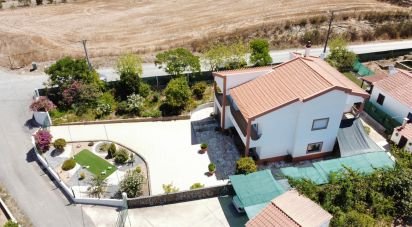 Maison T5 à Ourique de 262 m²