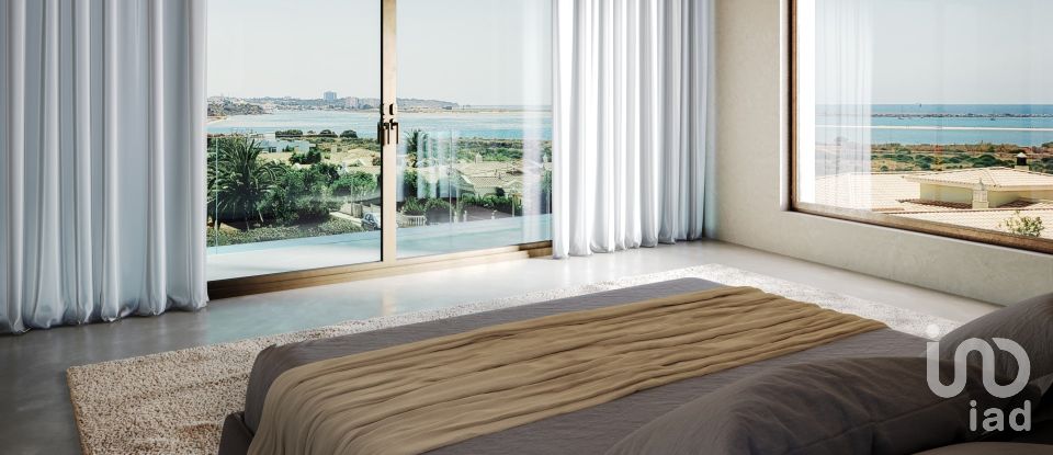 House T5 in Odiáxere of 630 m²