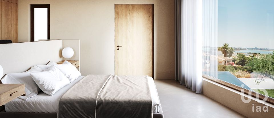 House T5 in Odiáxere of 630 m²