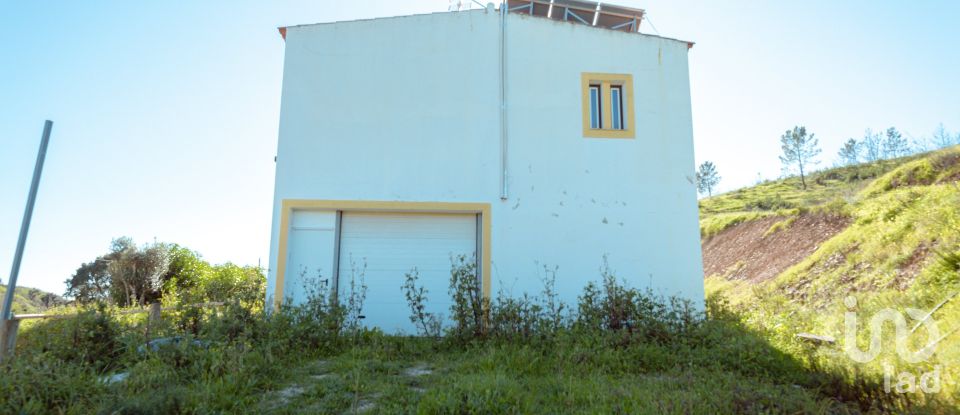 Terrain à Mexilhoeira Grande de 105 480 m²